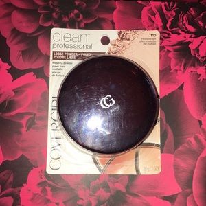 NIB‼️Covergirl Loose Powder shade 110
